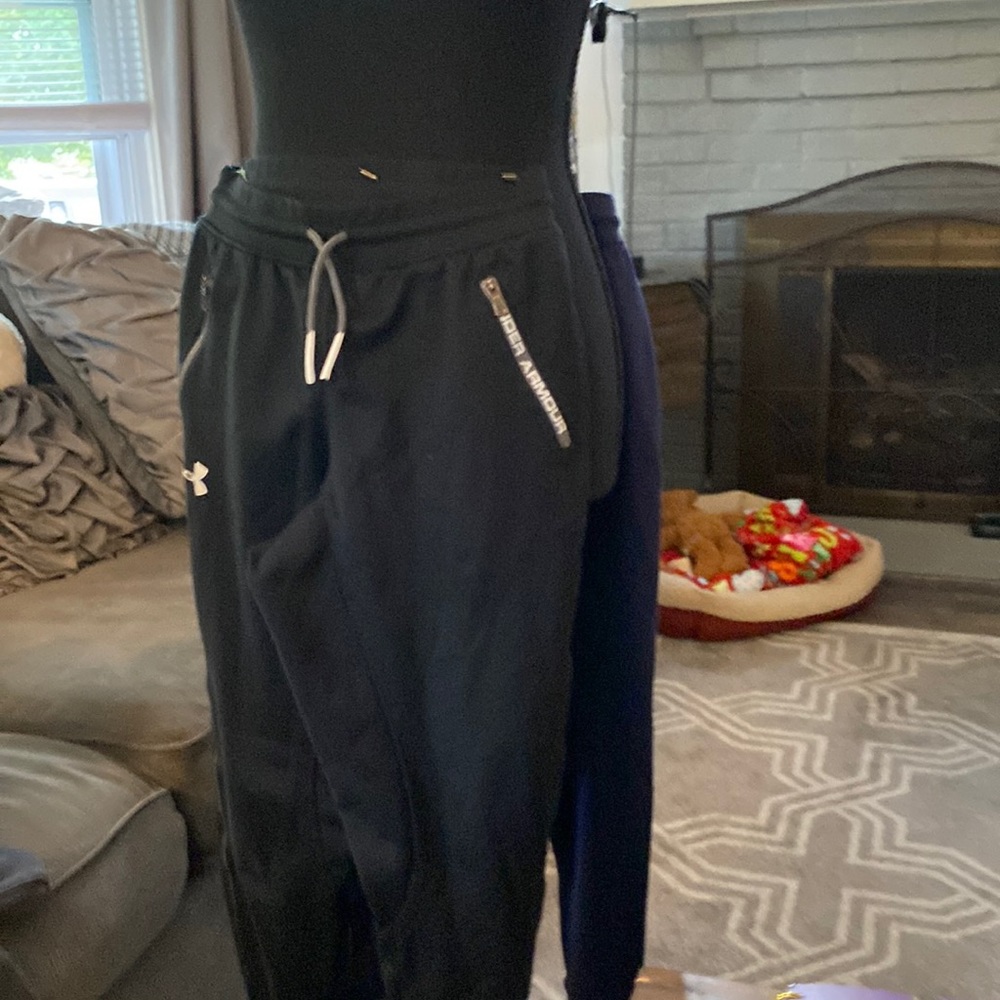 Under armor skinny joggers with side pockets and tie front